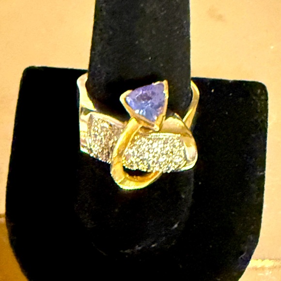 Tanzanite and diamond ring